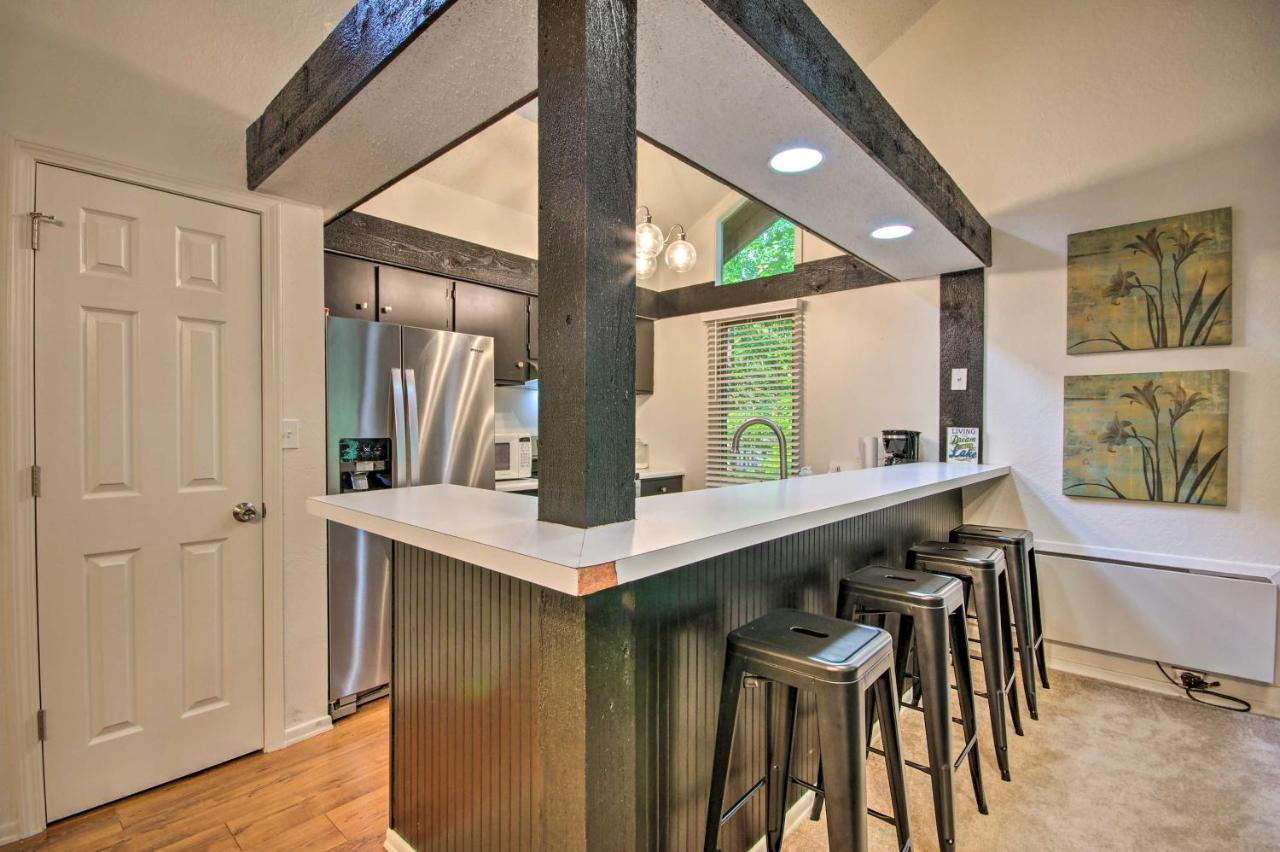 Osage Getaway - 1 Mi To Margaritaville Fun! Holiday home Osage Beach